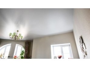 Бесшовный сатиновый натяжной потолок в детскую 16,6 м2