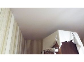 Бесшовный матовый натяжной потолок в спальню 16,8 м2