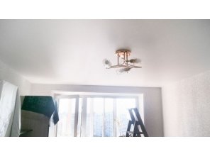 Бесшовный матовый натяжной потолок для зала 17,5 м2