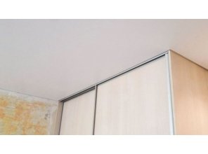 Бесшовный матовый натяжной потолок в спальню 16,5 м2