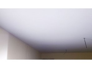 Матовый натяжной потолок в прихожей 11,3 м2