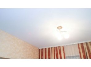 Тканевый натяжной потолок в спальню 9,2 м2