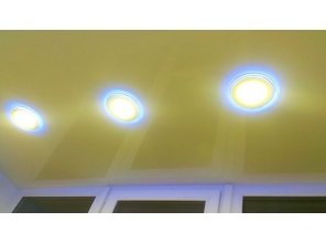 Бесшовный глянцевый натяжной потолок в квартиру 3,6 м2