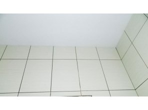 Бесшовный матовый натяжной потолок в ванную 2,3 м2