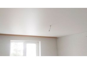 Бесшовный матовый натяжной потолок в спальню 11 м2