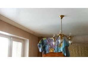 Бесшовный матовый натяжной потолок на кухню 12,4 м2