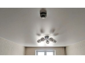 Монтаж потолка в гостиной 16 м2 с использованием пленки VIPCEILING серии MONLANGE S9020 (3.25)