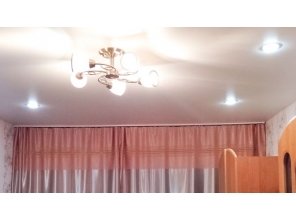 Бесшовный матовый натяжной потолок для зала 15 м2