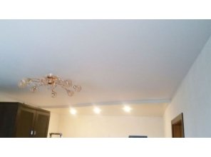 Двухуровневый матовый натяжной потолок в гостиную 18,6 м2