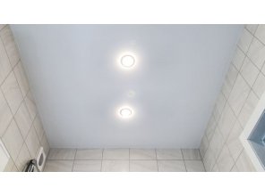 Монтаж потолка в ванной 4 м2 с использованием пленки VIPCEILING серии MONLANGE M9001 (2.15)