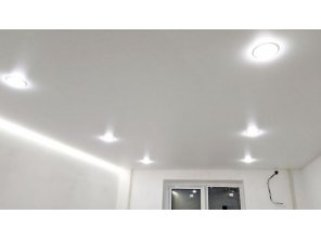 Монтаж потолка для зала 12 м2 с использованием пленки VIPCEILING серии MONLANGE M9001 (3.25)