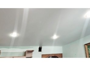 Монтаж потолка на кухне 11 м2 с использованием пленки VIPCEILING серии MONLANGE S9020 (3.50)