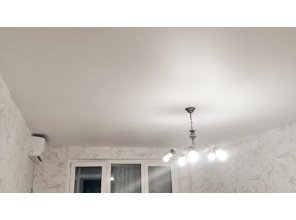 Монтаж потолка в спальне 13 м2 с использованием пленки VIPCEILING серии MONLANGE M9001 (2.60)