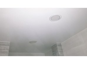 Монтаж потолка в ванной 5 м2 с использованием пленки VIPCEILING серии MONLANGE M9001 (2.15)