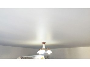 Монтаж потолка в гостиной 20 м2 с использованием пленки VIPCEILING серии MONLANGE S9020 (3.50)