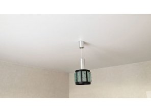 Монтаж потолка на кухне 9 м2 с использованием пленки VIPCEILING серии MONLANGE M9001 (3.25)