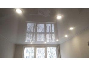 Монтаж потолка в гостиной 13 м2 с использованием пленки VIPCEILING серии MONLANGE L9001 (3.25)