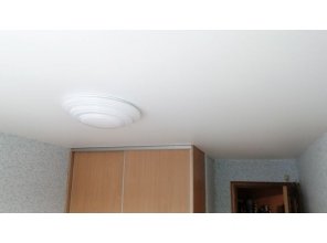 Монтаж потолка в спальне 11 м2 с использованием пленки VIPCEILING серии MONLANGE M9001 (3.25)