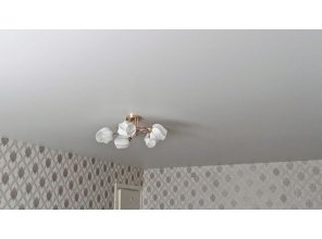 Монтаж потолка в гостиной 17 м2 с использованием пленки VIPCEILING серии MONLANGE M9001 (3.25)