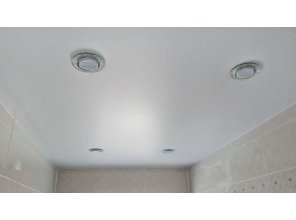 Монтаж потолка в ванной 5 м2 с использованием пленки VIPCEILING серии MONLANGE M9001 (2.15)