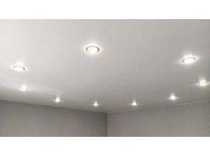 Монтаж потолка для зала 19 м2 с использованием пленки VIPCEILING серии MONLANGE S9020 (4.35)