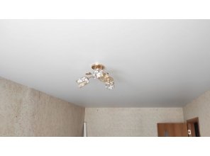 Монтаж потолка в гостиной 17 м2 с использованием пленки VIPCEILING серии MONLANGE M9001 (3.25)