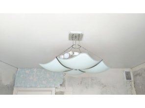 Монтаж потолка на кухне 9 м2 с использованием пленки VIPCEILING серии MONLANGE M9001 (3.25)