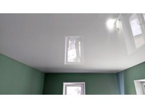 Монтаж потолка в деревянном доме 14 м2 с использованием пленки VIPCEILING серии MONLANGE L9002 (3.50)