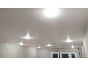 Монтаж потолка для зала 20 м2 с использованием пленки VIPCEILING серии MONLANGE M9001 (3.50)