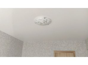 Монтаж потолка в спальне 8 м2 с использованием пленки VIPCEILING серии MONLANGE M9001 (2.60)