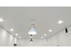 Монтаж потолка на кухне 16 м2 с использованием пленки VIPCEILING серии MONLANGE S9020 (3.25)
