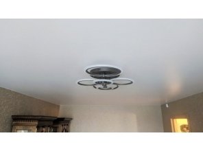 Монтаж потолка в гостиной 17 м2 с использованием пленки VIPCEILING серии MONLANGE S9020 (3.25)