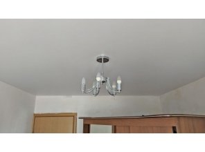 Монтаж потолка в спальне 12 м2 с использованием пленки VIPCEILING серии MONLANGE M9001 (3.25)