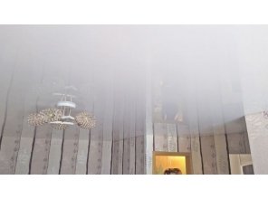 Монтаж потолка в квартире 19 м2 с использованием пленки VIPCEILING серии MONLANGE L9001 (4.00)