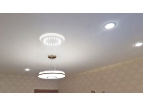 Монтаж потолка на кухне 12 м2 с использованием пленки VIPCEILING серии MONLANGE L9001 (3.25)