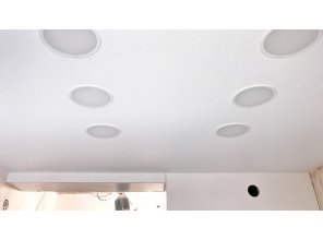 Монтаж потолка на кухне 8 м2 с использованием пленки VIPCEILING серии MONLANGE M9001 (3.25)