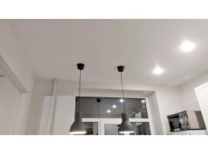 Монтаж потолка на кухне 9 м2 с использованием пленки VIPCEILING серии MONLANGE M9001 (3.25)