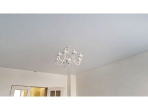 Монтаж потолка в гостиной 17 м2 с использованием пленки VIPCEILING серии MONLANGE S9020 (3.50)