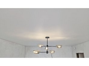 Монтаж потолка в гостиной 17 м2 с использованием пленки VIPCEILING серии MONLANGE M9001 (3.25)