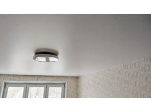 Монтаж потолка в гостиной 17 м2 с использованием пленки VIPCEILING серии MONLANGE S9020 (3.25)