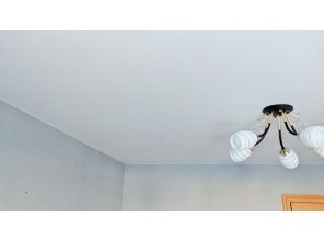 Монтаж потолка в спальне 10 м2 с использованием пленки VIPCEILING серии MONLANGE M9001 (3.25)