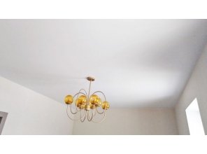 Монтаж потолка в спальне 15 м2 с использованием пленки VIPCEILING серии MONLANGE M9001 (3.25)