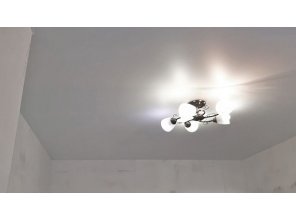 Монтаж потолка в спальне 10 м2 с использованием пленки VIPCEILING серии MONLANGE S9020 (3.25)