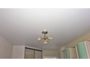 Монтаж потолка в спальне 12 м2 с использованием пленки VIPCEILING серии MONLANGE S9020 (2.60)