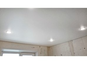 Монтаж потолка на кухне 8 м2 с использованием пленки VIPCEILING серии MONLANGE S9020 (3.25)