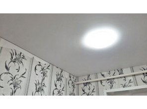 Монтаж потолка на кухне 7 м2 с использованием пленки VIPCEILING серии MONLANGE M9001 (2.60)