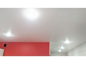 Монтаж потолка на кухне 13 м2 с использованием пленки VIPCEILING серии MONLANGE S9020 (3.25)