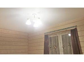 Монтаж потолка в спальне 13 м2 с использованием пленки VIPCEILING серии MONLANGE M9001 (3.25)