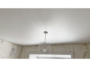 Монтаж потолка на кухне 6 м2 с использованием пленки VIPCEILING серии MONLANGE M9001 (2.15)