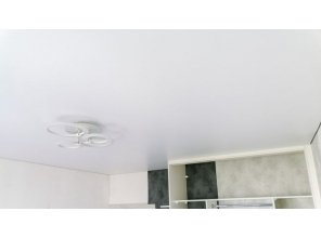 Монтаж потолка в спальне 10 м2 с использованием пленки VIPCEILING серии MONLANGE S9020 (3.25)